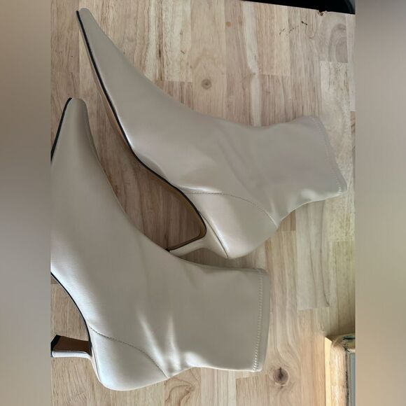 Angel Alarcon pointed toe kitten heel boots bone in size 41 - Picture 4 of 5